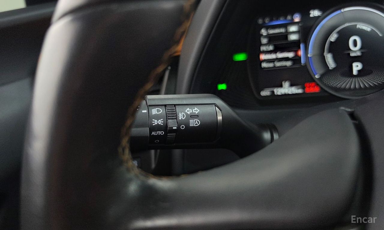 Lexus UX250h 2.0 AWD 2019
