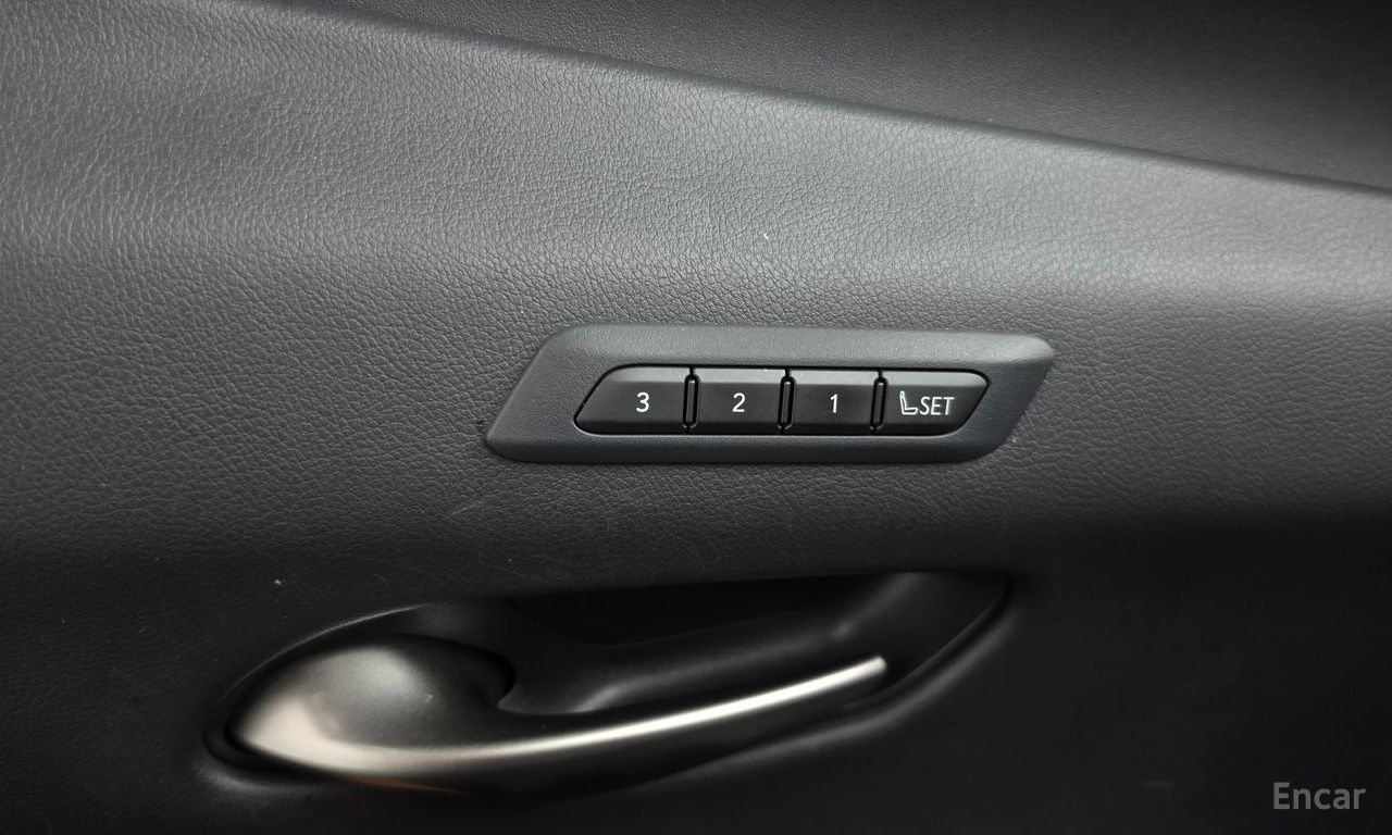 Lexus UX250h 2.0 AWD 2019