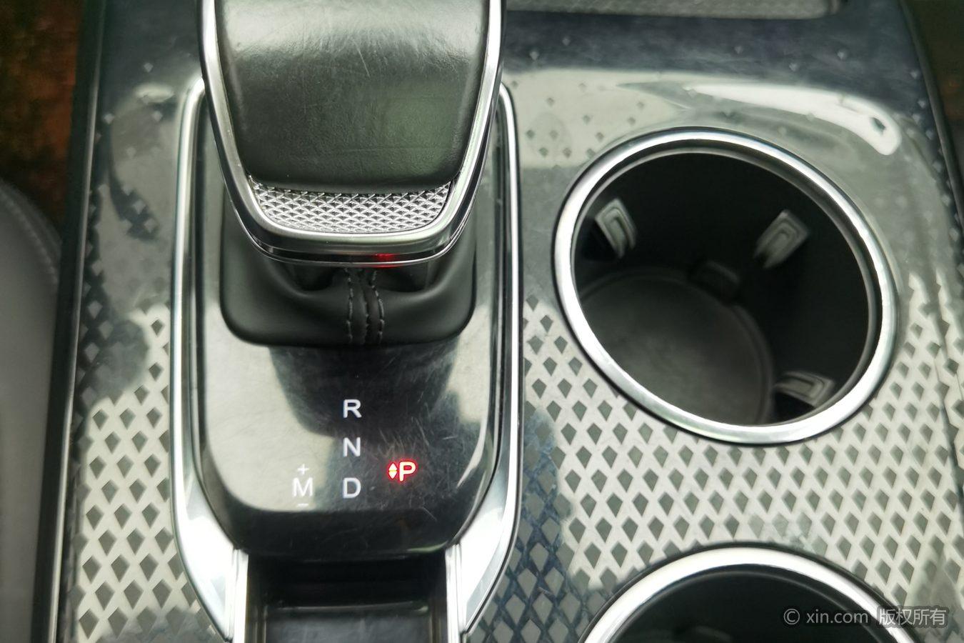 Hongqi HS3 2023 1.5T