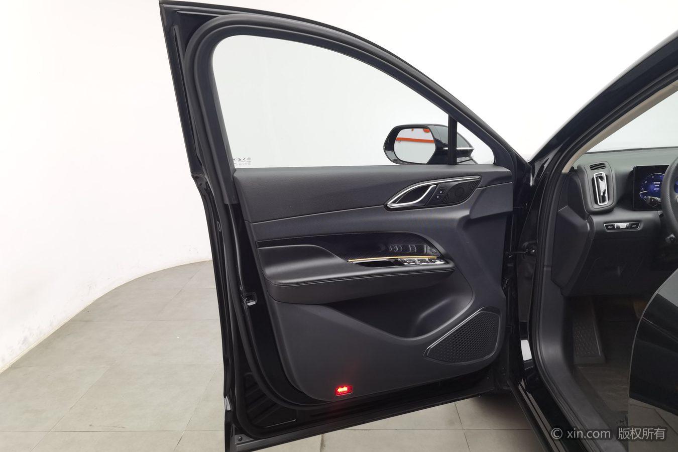Hongqi HS3 2023 1.5T