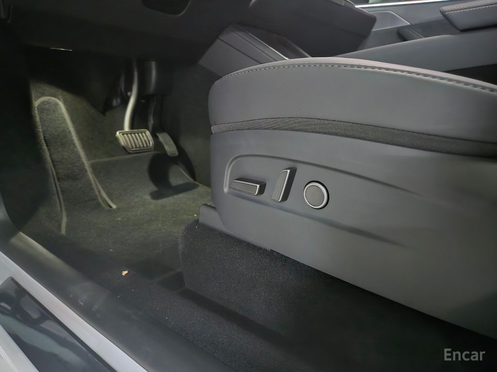 Tesla Model Y Long Range AWD 2025