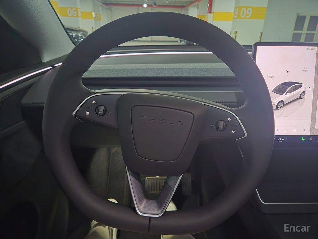 Tesla Model Y Long Range AWD 2025