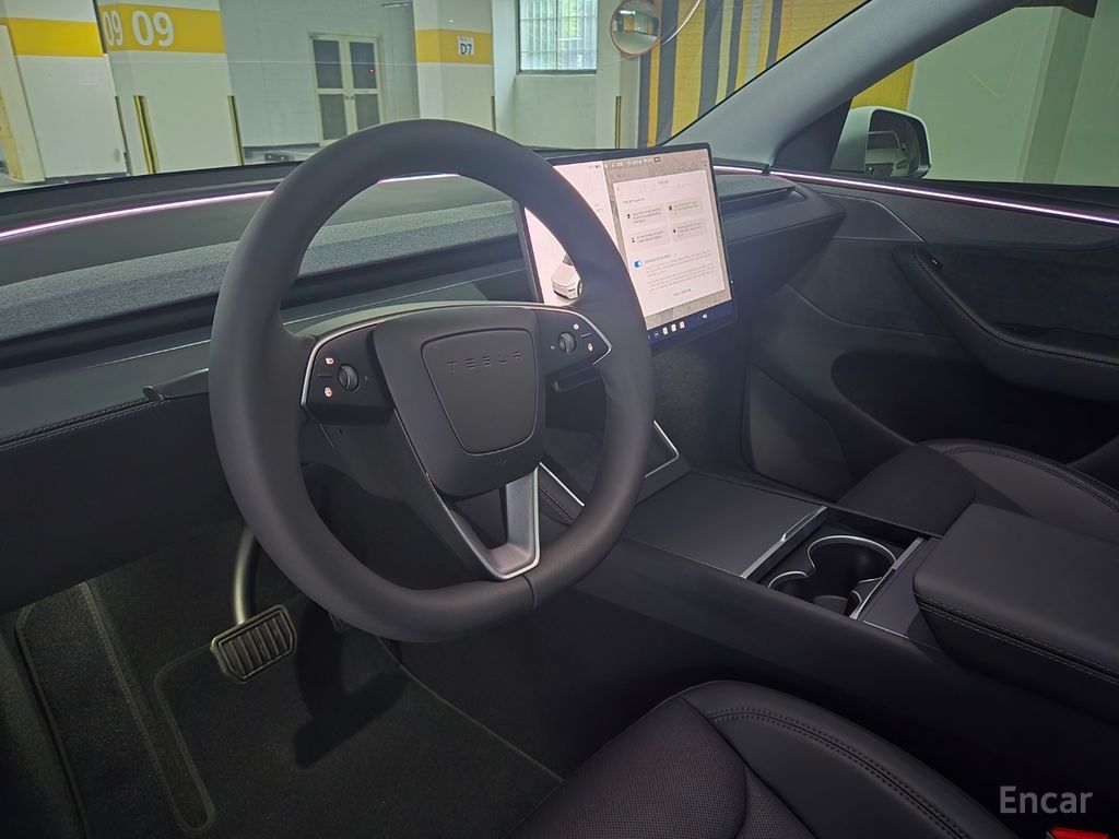 Tesla Model Y Long Range AWD 2025
