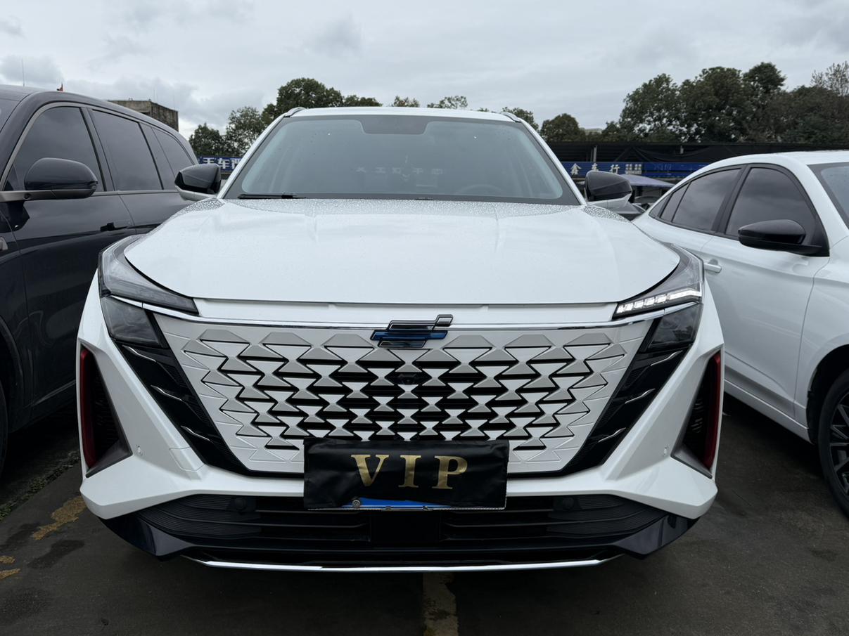 Changan Oshan Z6 2023 Blue Whale 1.5T DCT Smart Leading