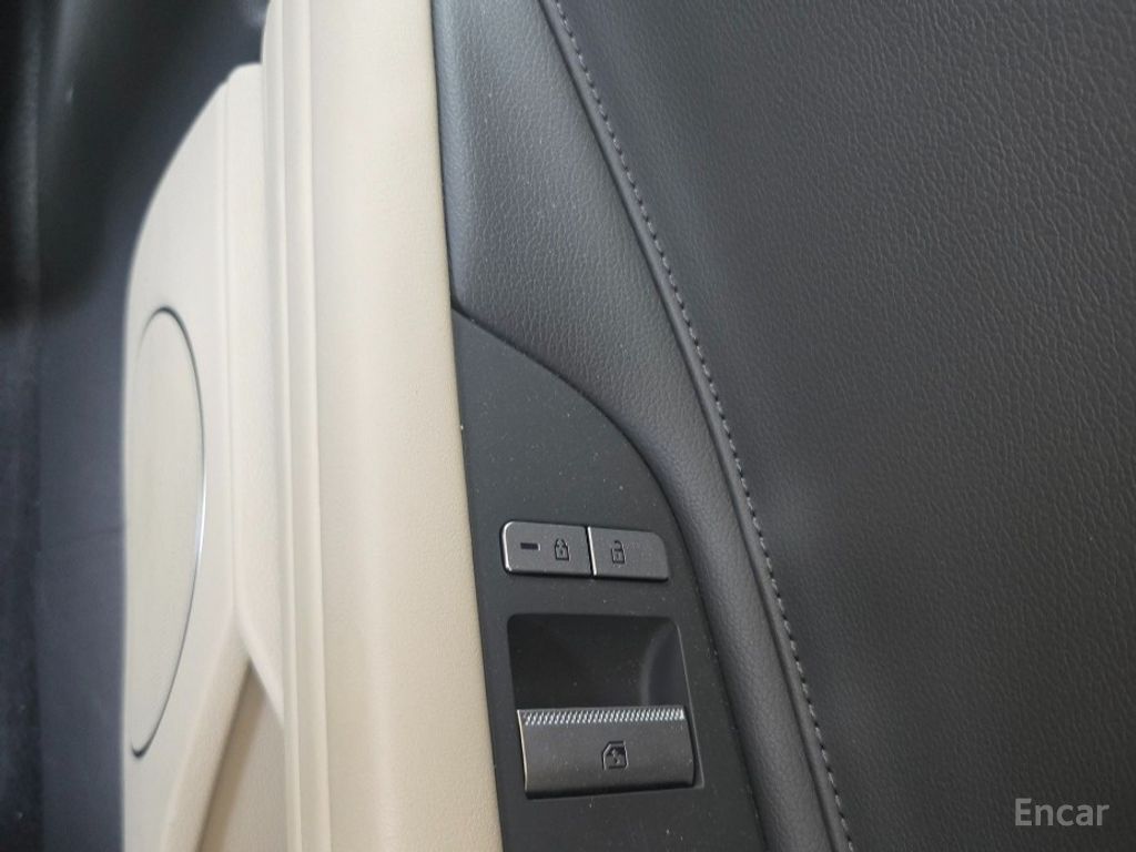 Genesis G80 (RG3) Gasoline 2.5 Turbo AWD 2022
