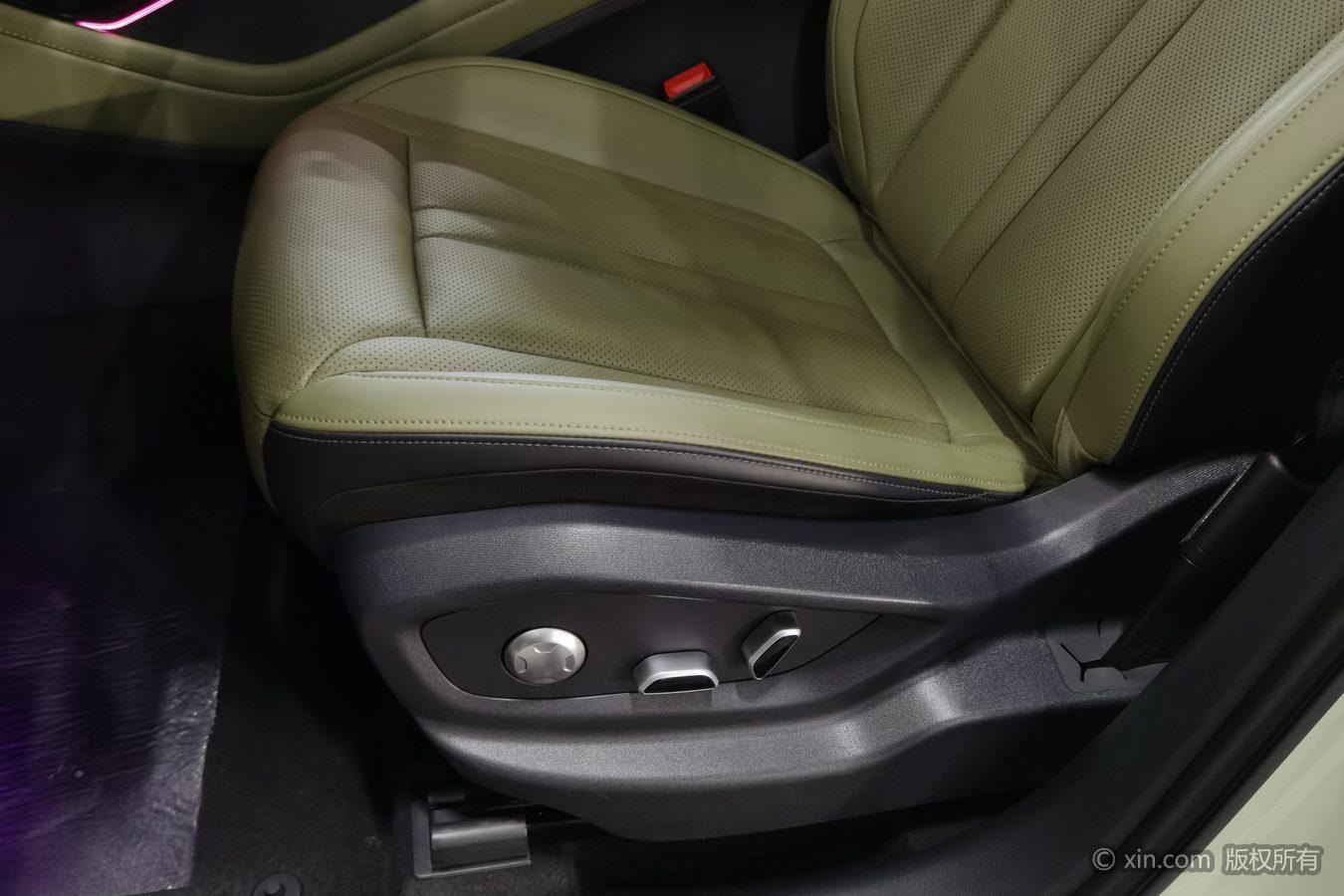Hongqi HS3 2023 2.0T 4WD Promising