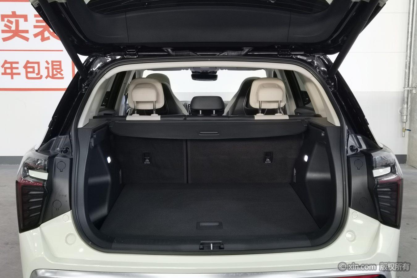 Hongqi HS3 2023 2.0T 4WD Promising
