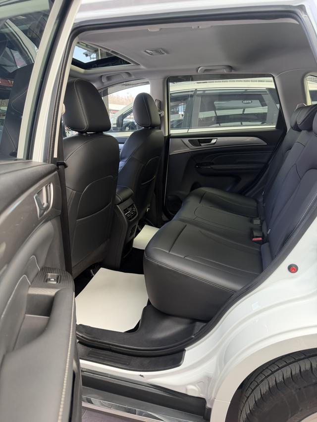 Haval M6 2023 PLUS 1.5T DCT Luxury Connected