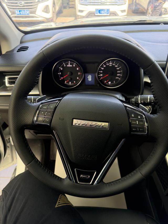 Haval M6 2023 PLUS 1.5T DCT Luxury Connected