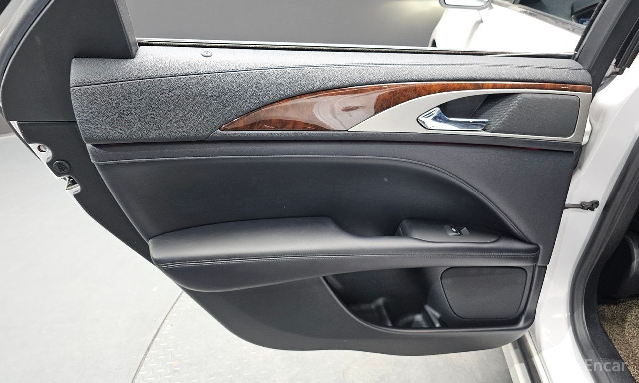 Lincoln New MKZ Hybrid 2019