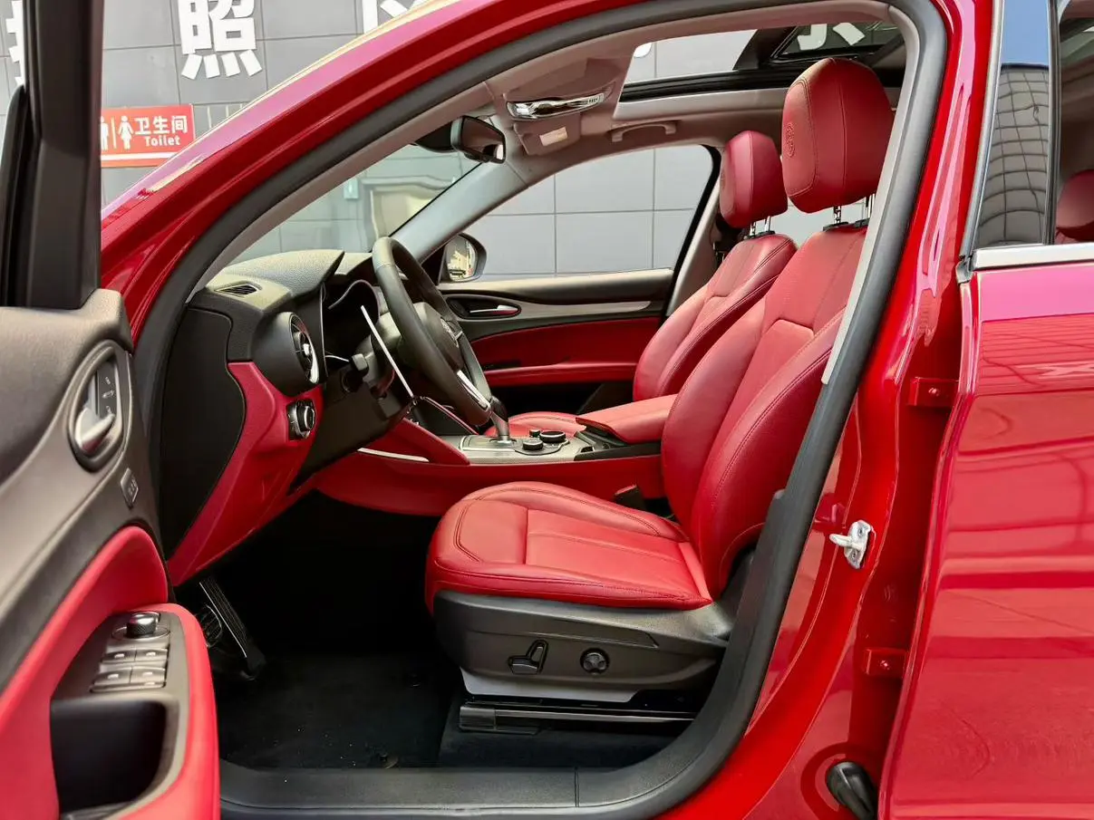 Alpha Stelvio 2020 2.0T 280HP Luxury