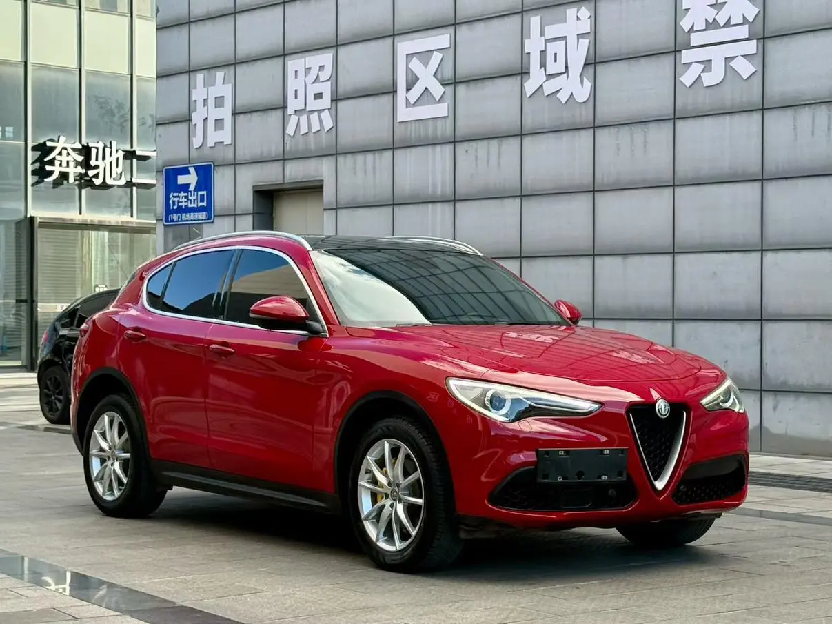 Alpha Stelvio 2020 2.0T 280HP Luxury