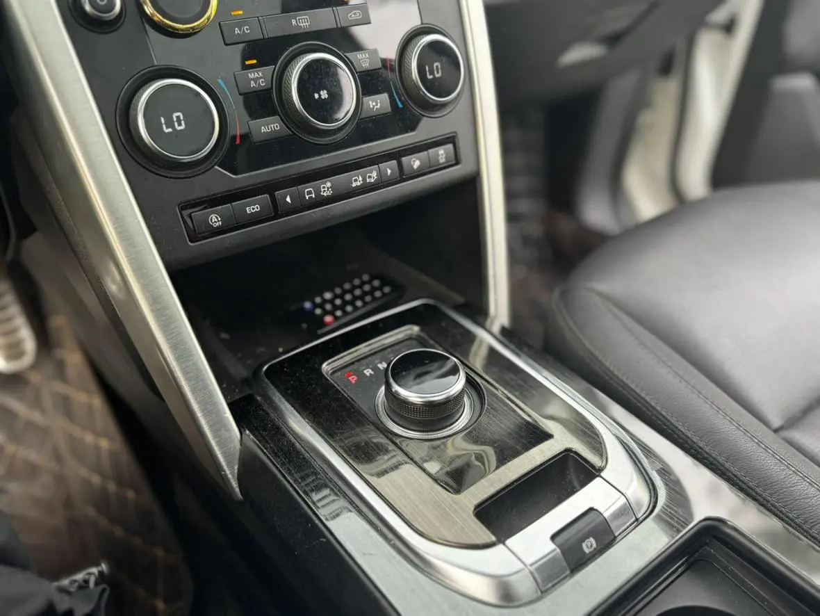 Land Rover Discovery Sport 2018 240PS SE