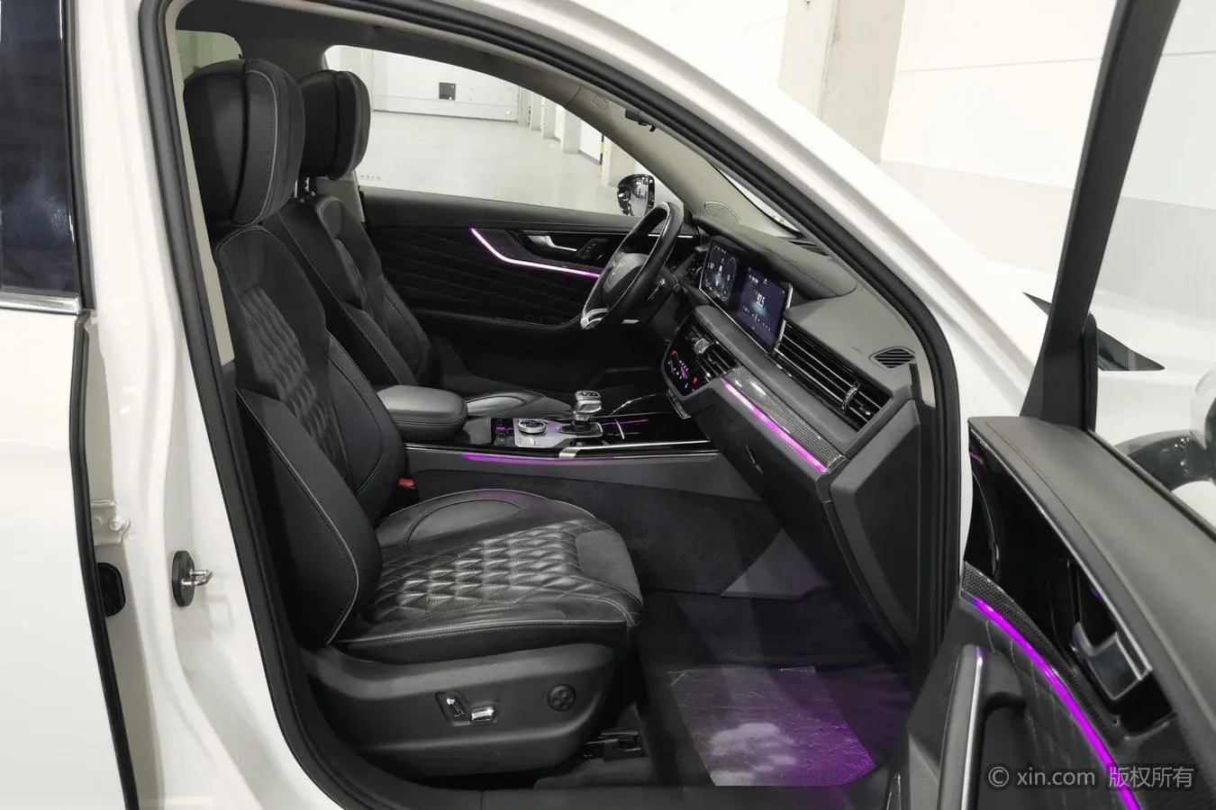 Hongqi HS5 2019 2.0T Smart Connected 4WD