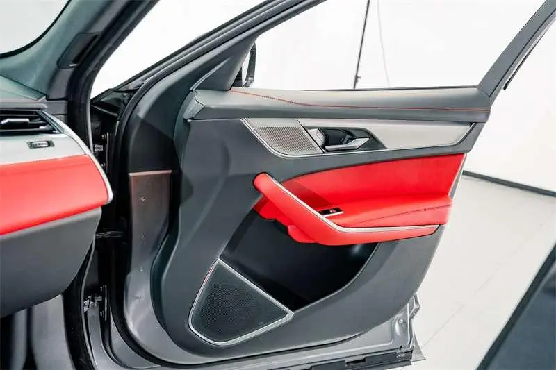 Jaguar F-PACE 2024 P250 R-Dynamic SE