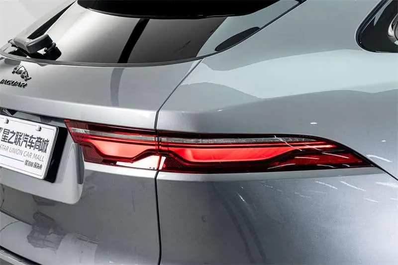 Jaguar F-PACE 2024 P250 R-Dynamic SE