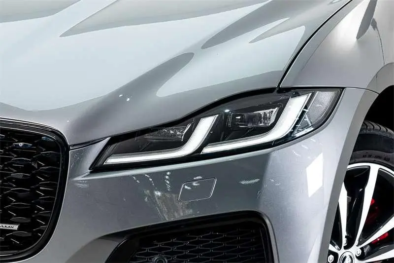 Jaguar F-PACE 2024 P250 R-Dynamic SE