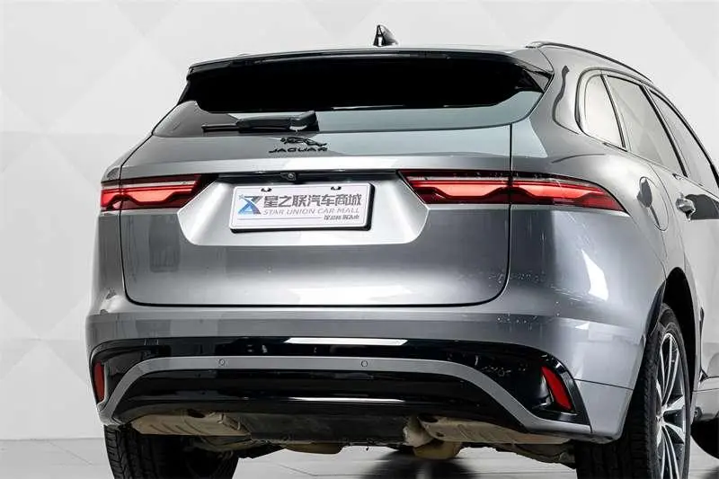 Jaguar F-PACE 2024 P250 R-Dynamic SE