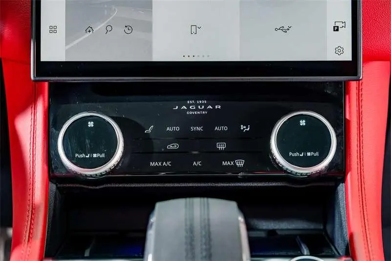 Jaguar F-PACE 2024 P250 R-Dynamic SE