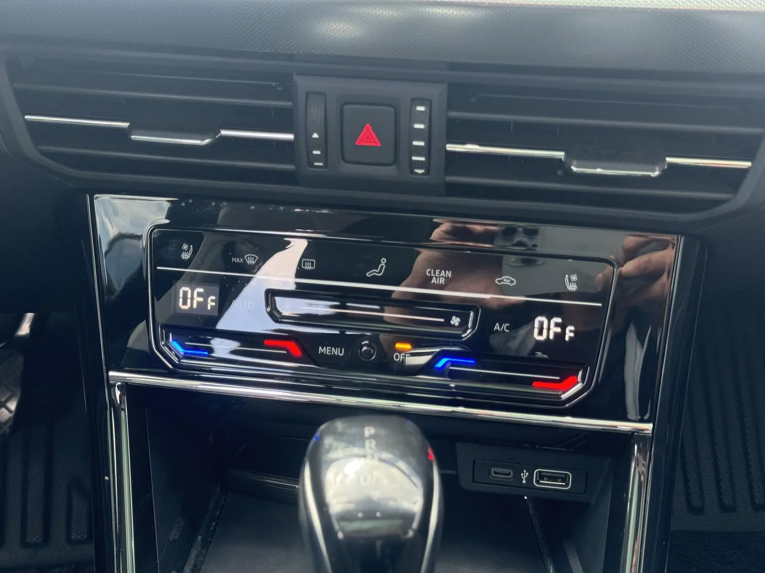 Volkswagen Passat 2023 330TSI Luxury