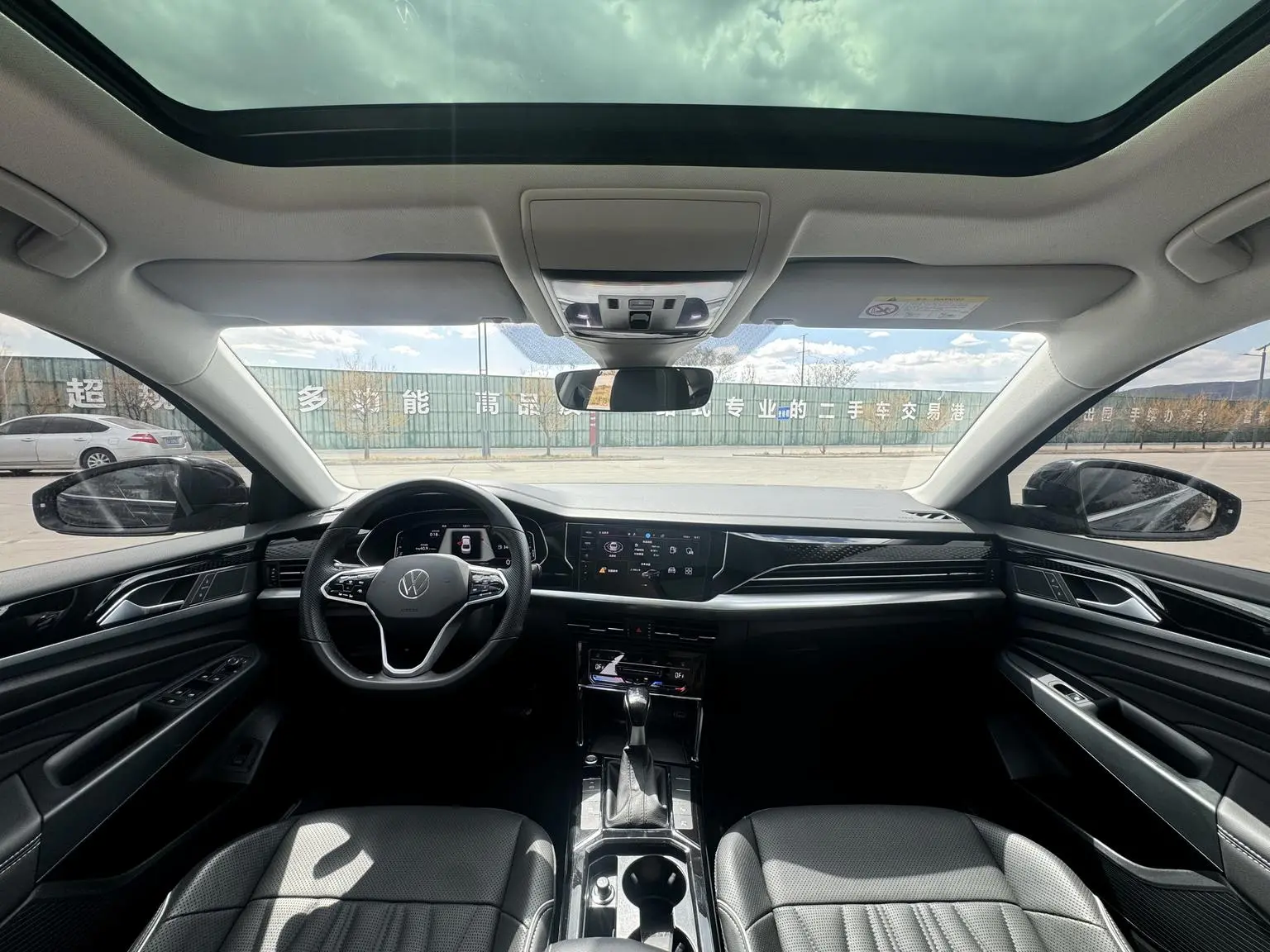 Volkswagen Passat 2023 330TSI Luxury