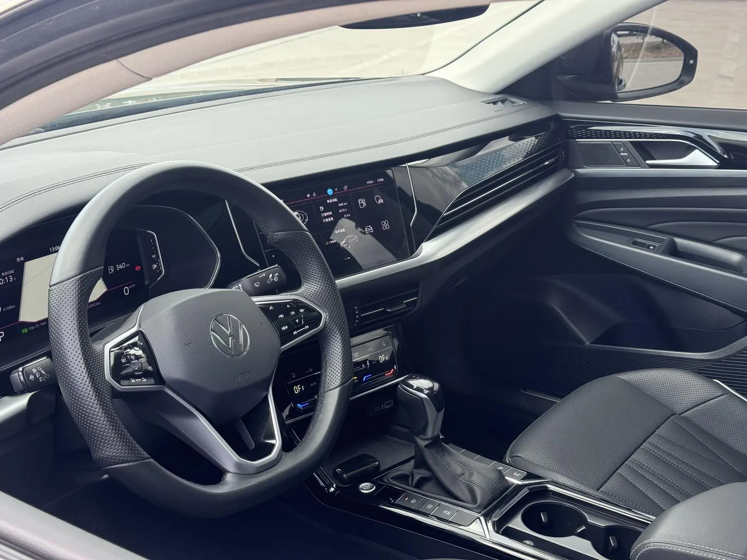 Volkswagen Passat 2023 330TSI Luxury