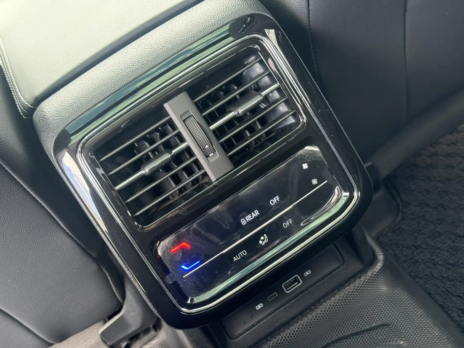 Volkswagen Passat 2023 330TSI Luxury