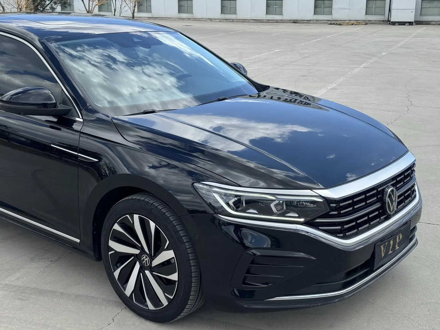 Volkswagen Passat 2023 330TSI Luxury
