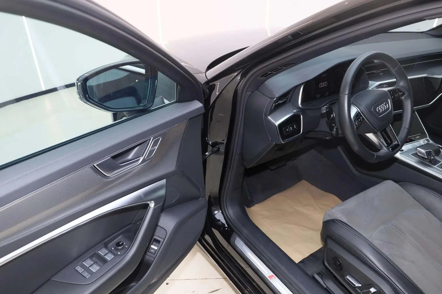 Audi A6L 2023 45 TFSI Select Dynamic