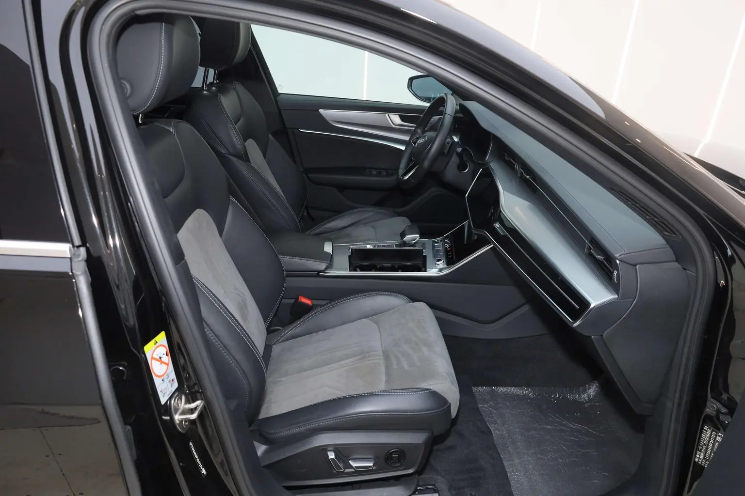 Audi A6L 2023 45 TFSI Select Dynamic