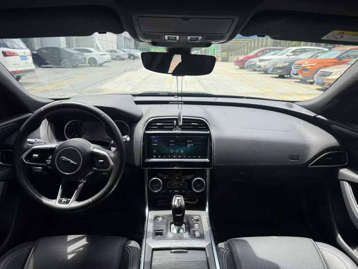 Jaguar XEL 2021 2.0T 200PS R-DYNAMIC Youth Sport