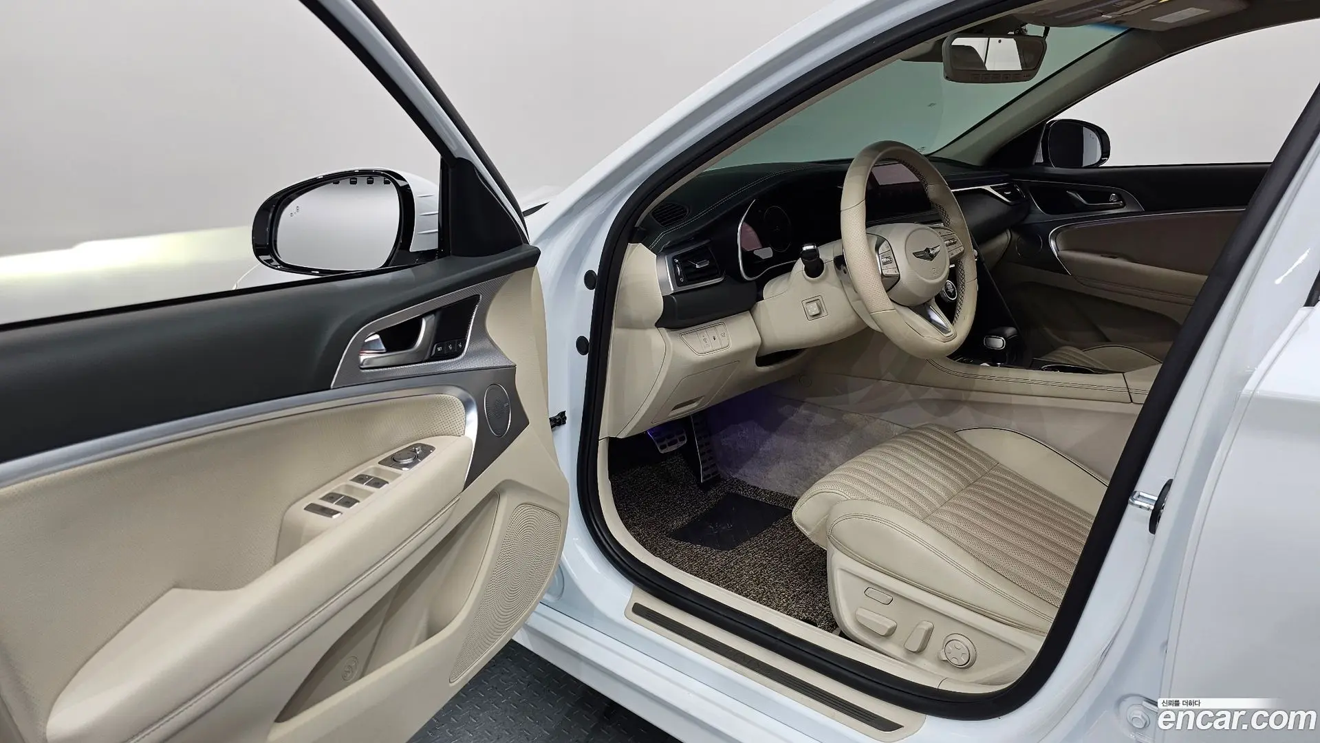Genesis G70 Gasoline 2.0T 2WD