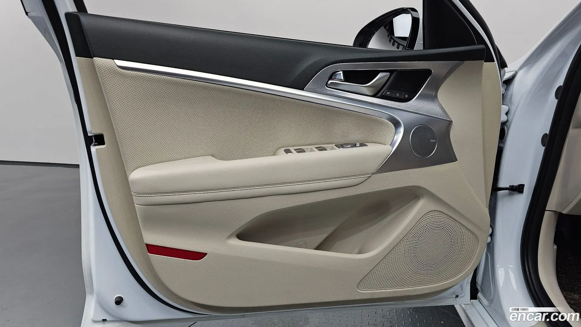 Genesis G70 Gasoline 2.0T 2WD