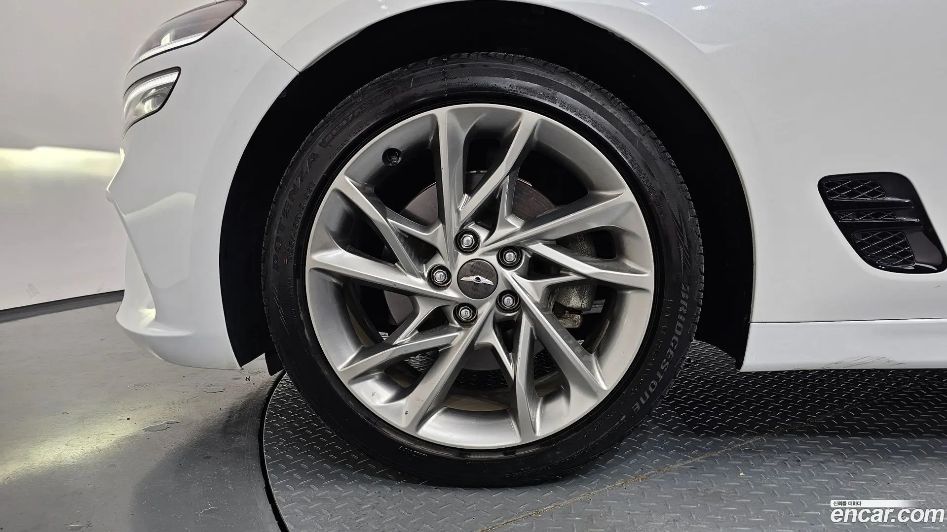 Genesis G70 Gasoline 2.0T 2WD