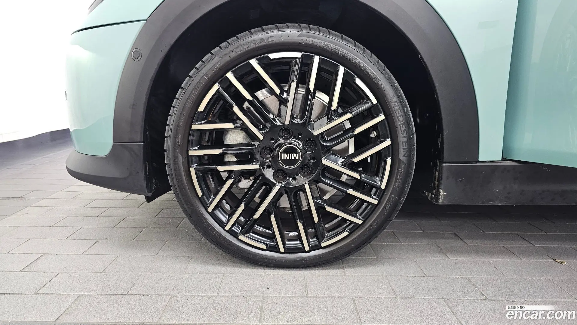 Mini Cooper 5 Door Favoured
