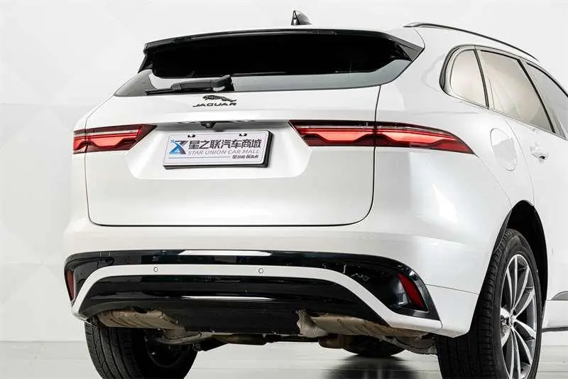 Jaguar F-PACE 2024 P250 R-Dynamic SE
