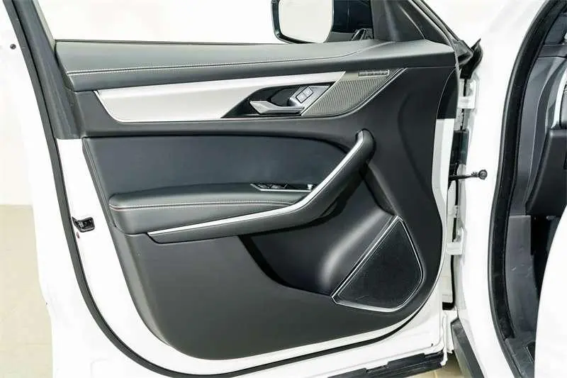 Jaguar F-PACE 2024 P250 R-Dynamic SE