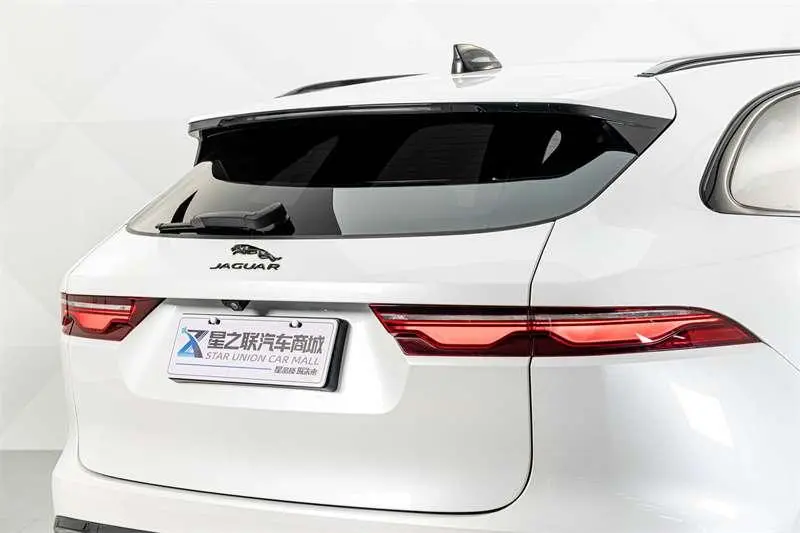 Jaguar F-PACE 2024 P250 R-Dynamic SE