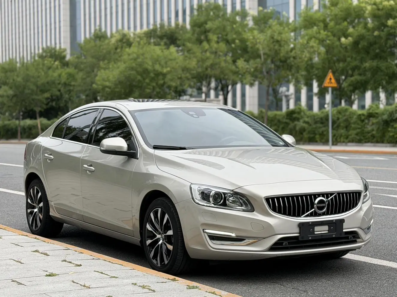 Volvo S60 2019 S60L T5 Vision