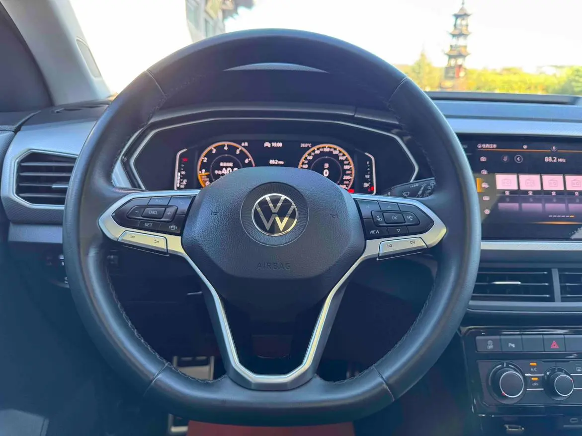 Volkswagen Tacqua 2021 280TSI DSG R-Line Smart Connected
