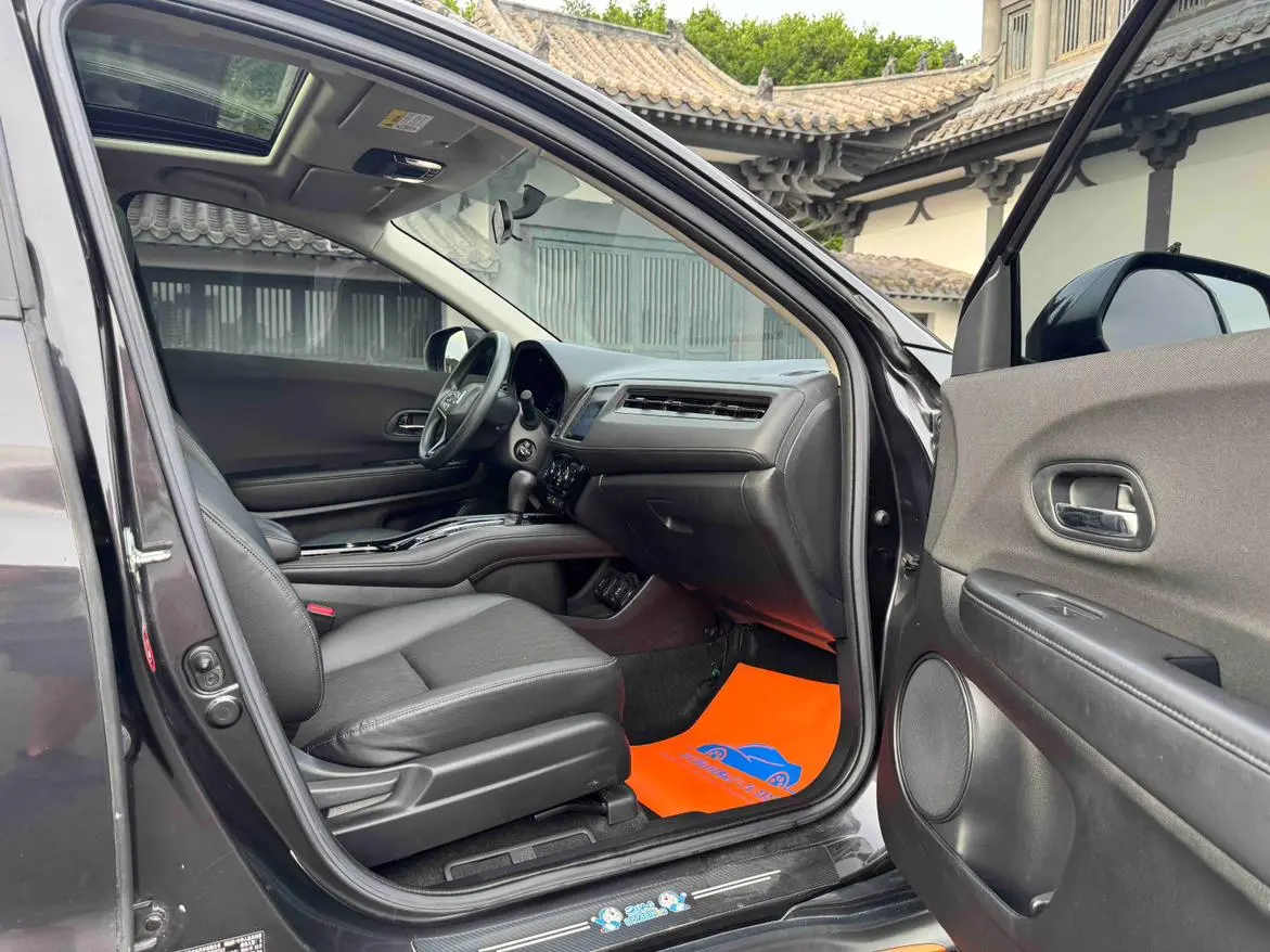 Honda Vezel 2022 1.5L CVT Phantom Night Pioneer