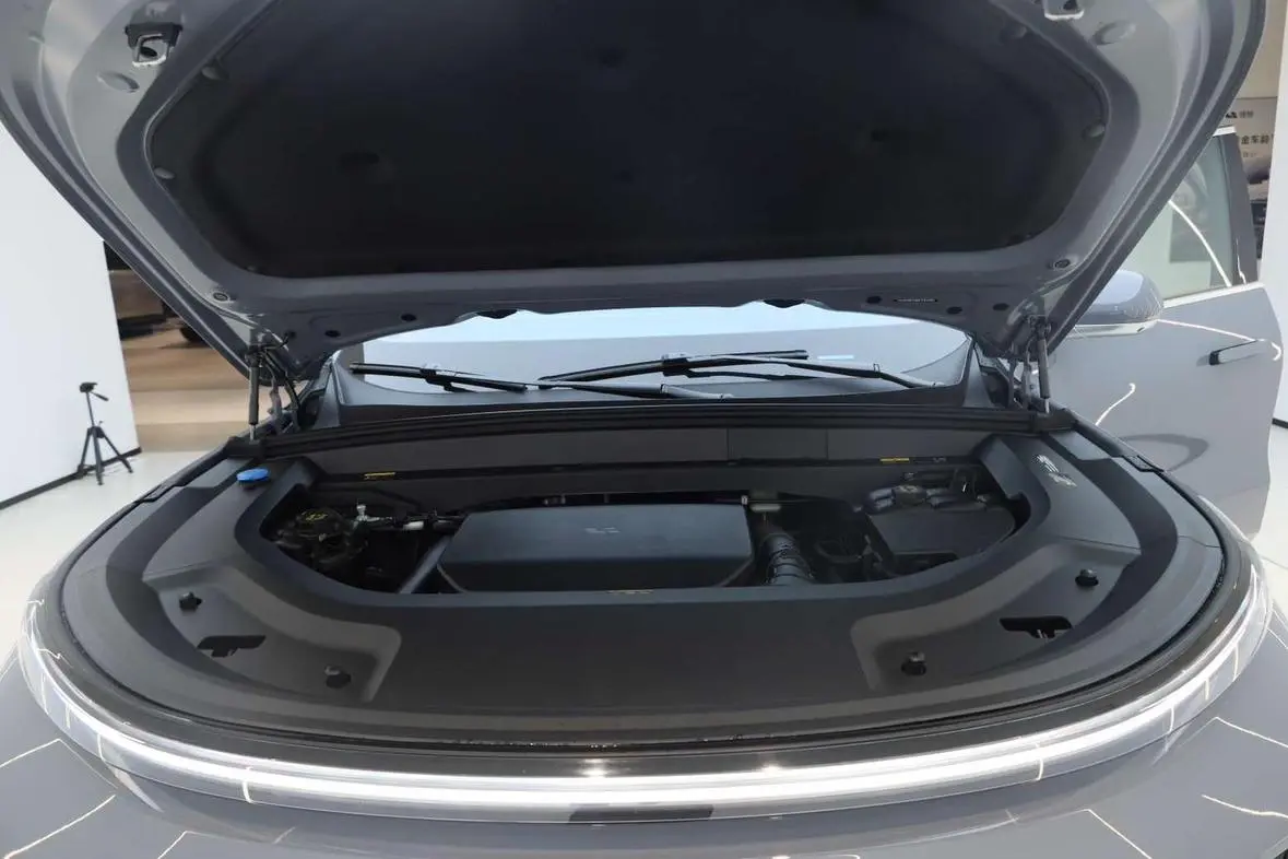 Li Auto L8 2025 Max Smart Renewal