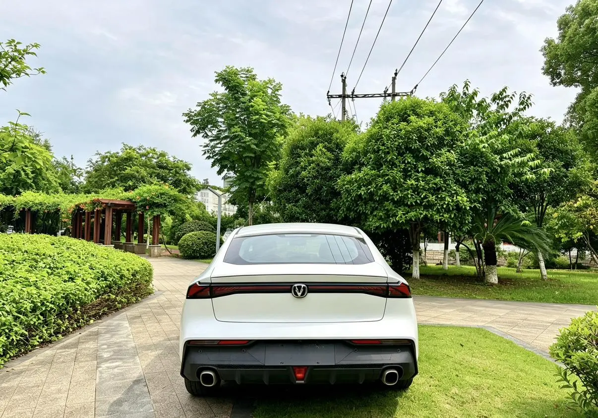 Changan UNI-V 2022 1.5T Premium