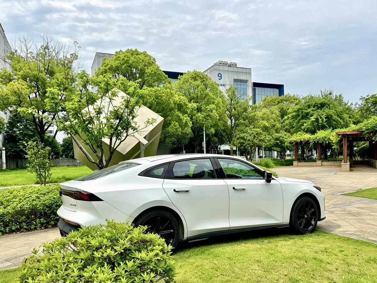Changan UNI-V 2022 1.5T Premium