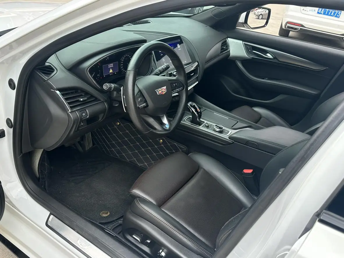 Cadillac CT5 2021 28T Leading Sport