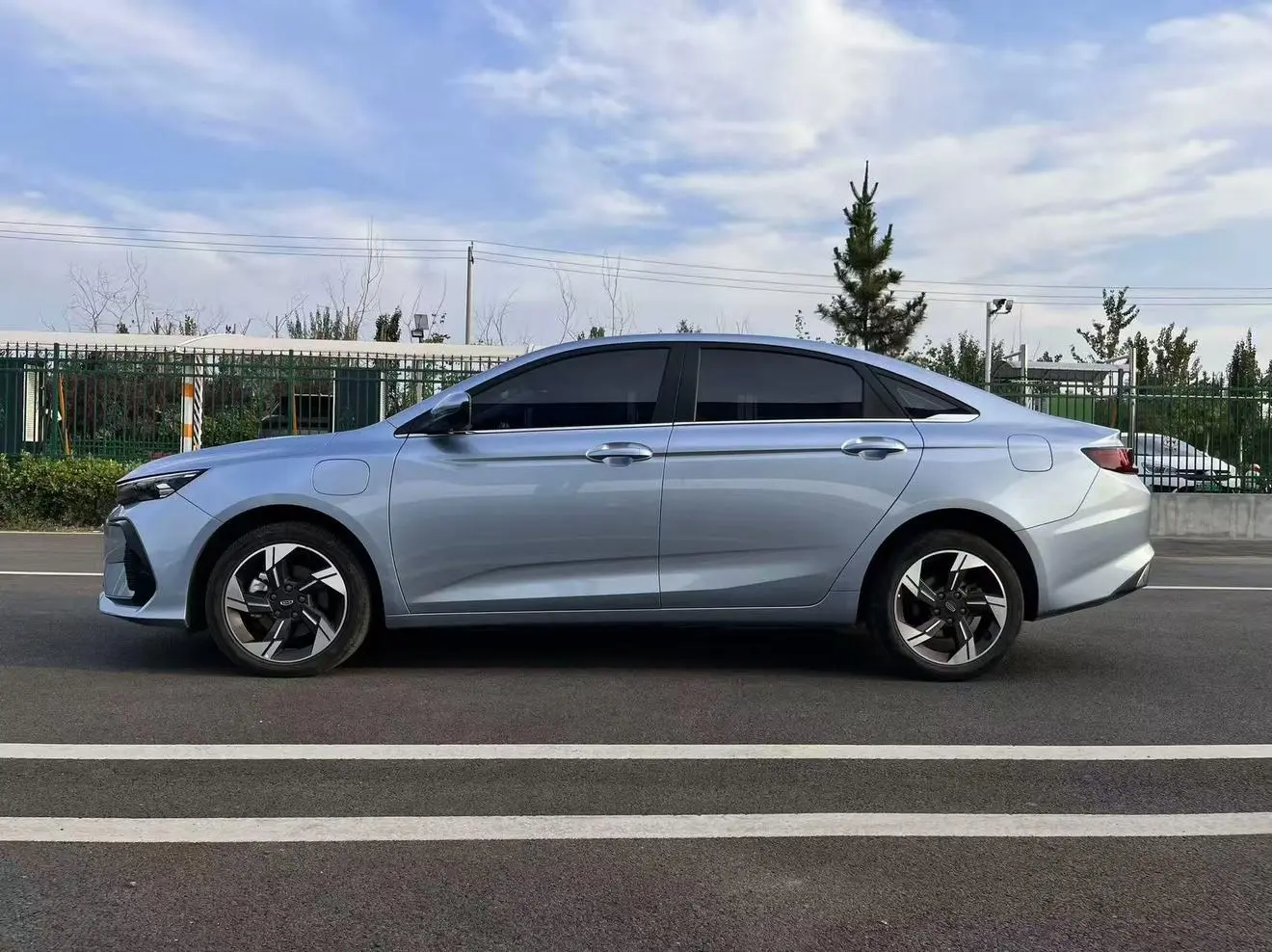 Geely Emgrand L HiP 2024 1.5TD-DHT Pro Champion 100KM Excellence