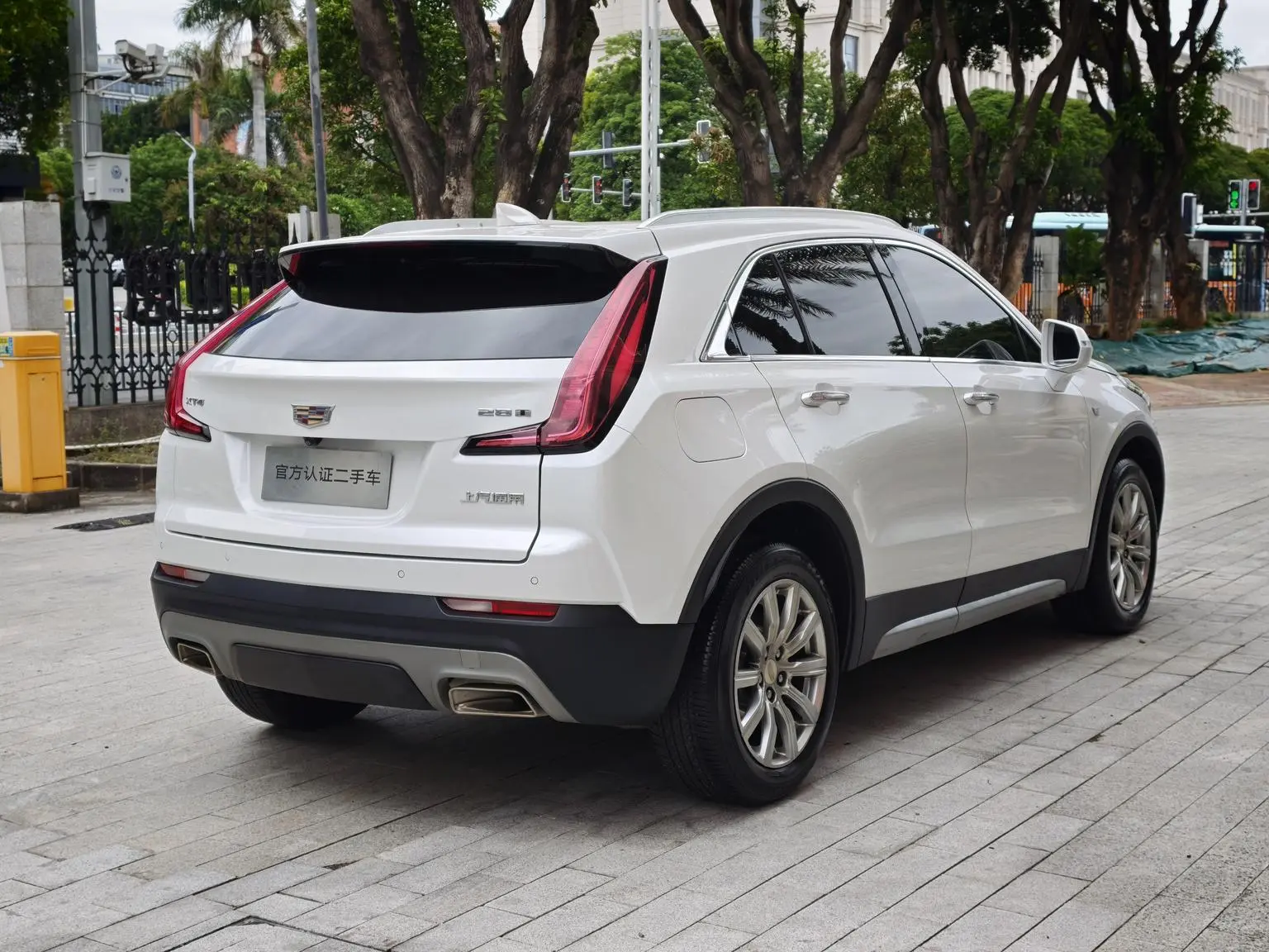 Cadillac XT4 2020 Facelift 28T 2WD Leading