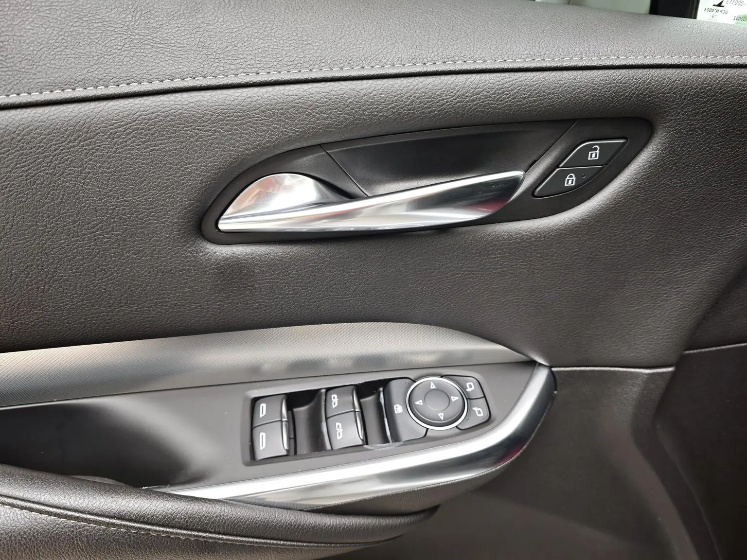 Cadillac XT4 2020 Facelift 28T 2WD Leading