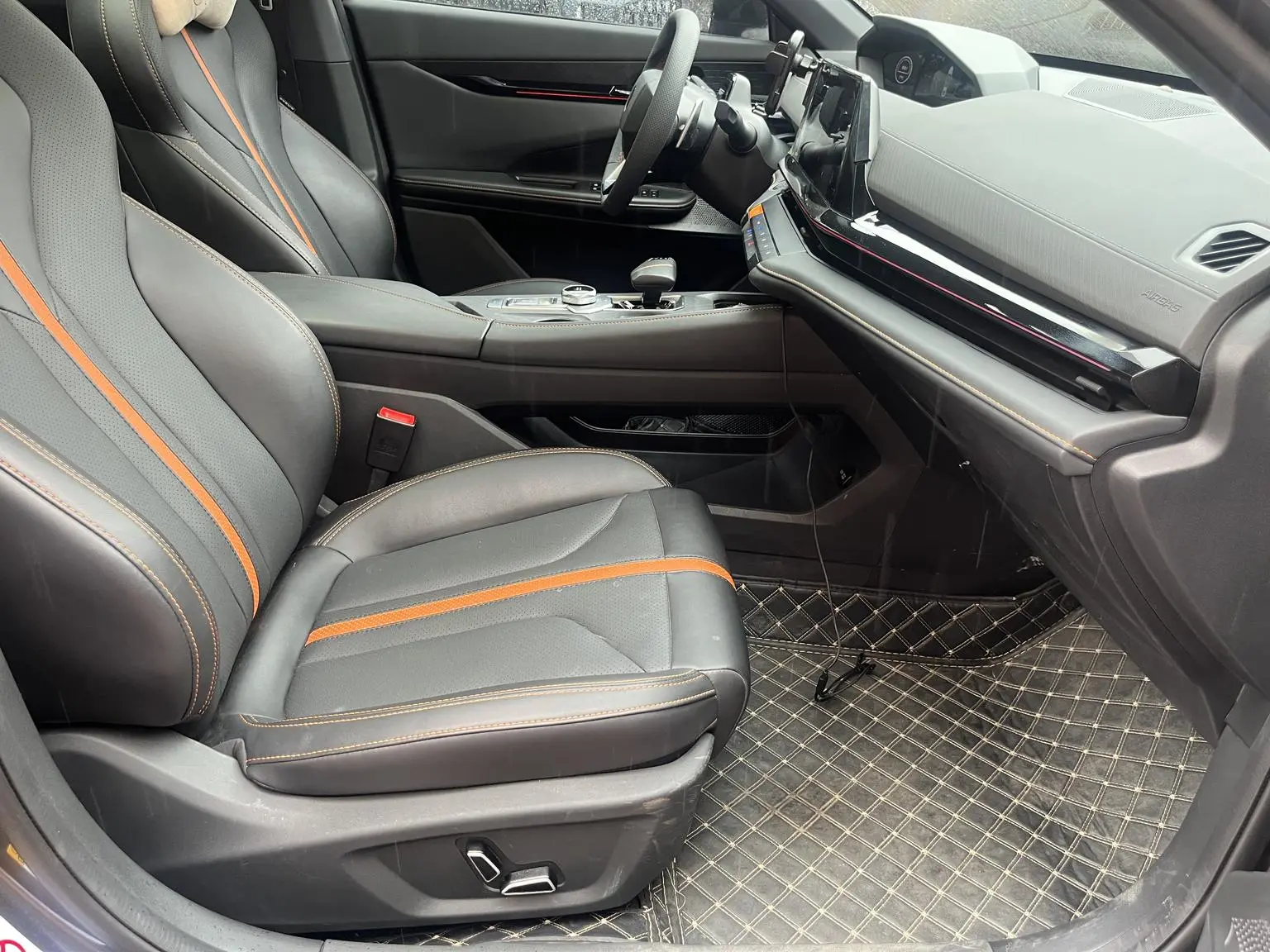 Changan UNI-V 2024 1.5T Premium Plus