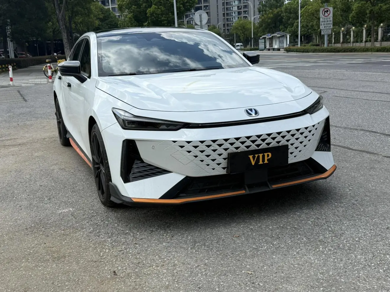 Changan UNI-V 2024 1.5T Premium Prestige Sport